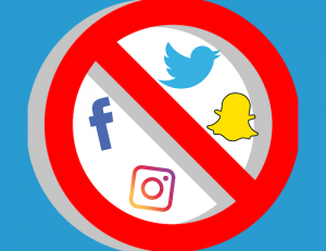 don't use social media for plastic surgery recovery advice